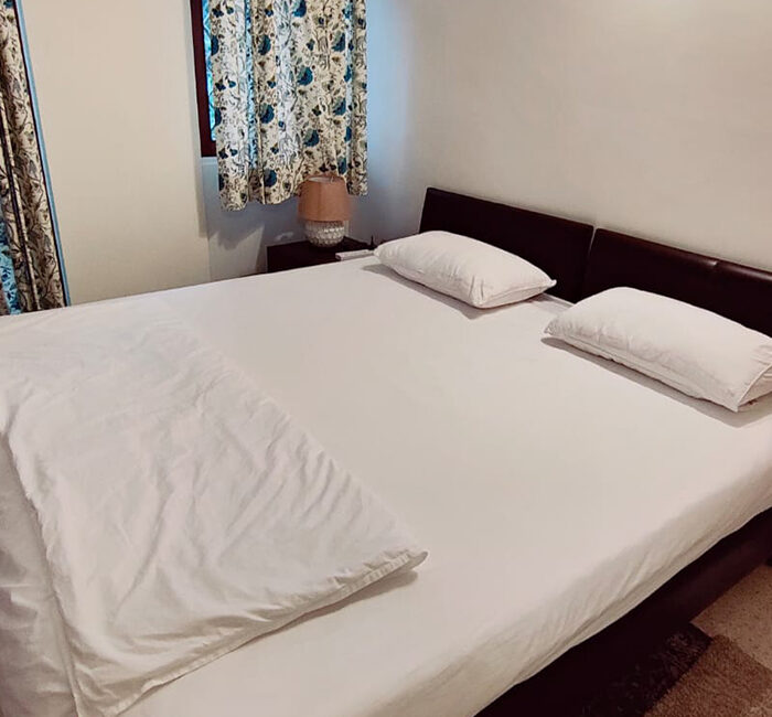 11 - CIMBS Photos - Room 1